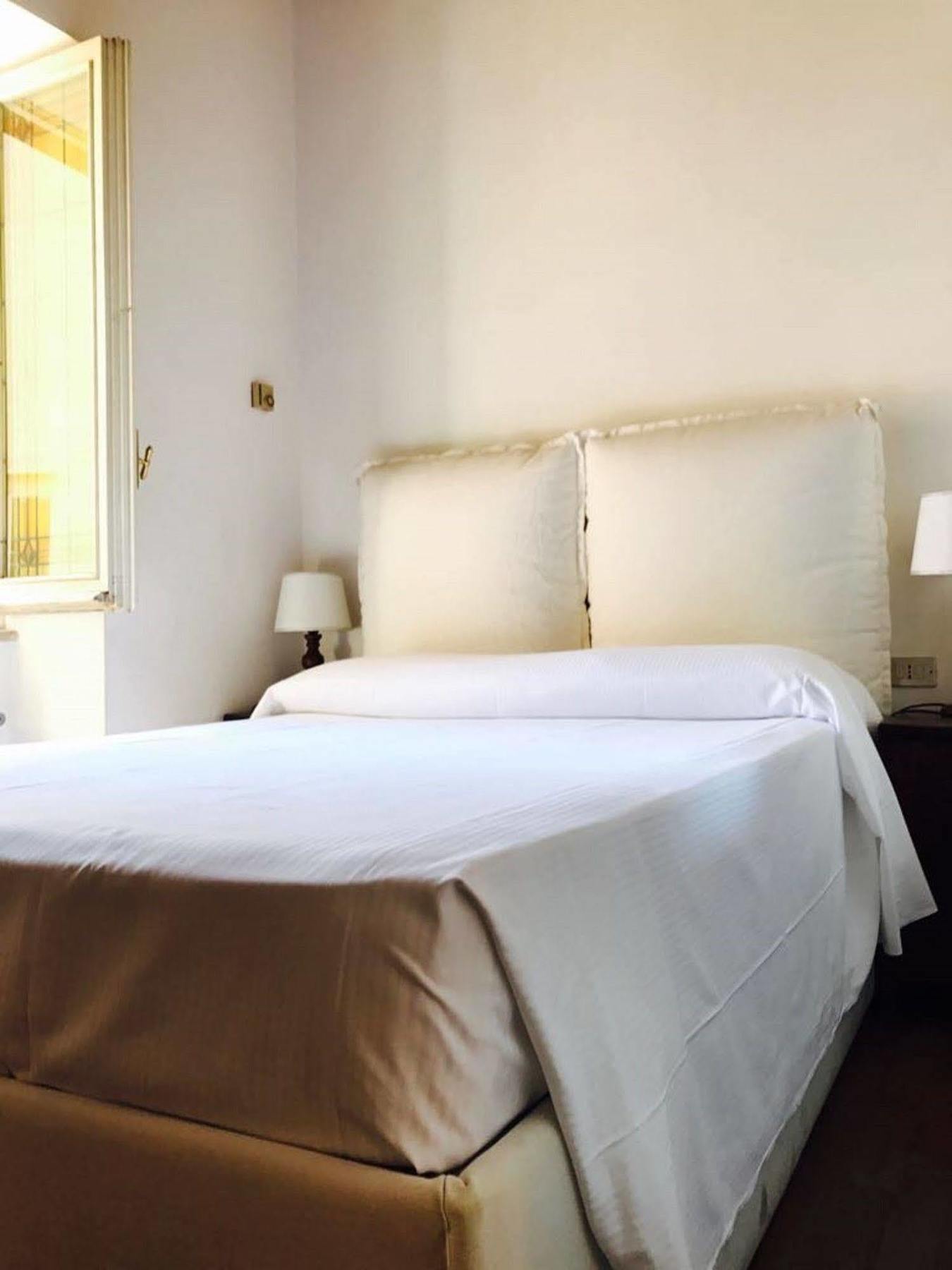 Hotel Trinita Dei Monti โรม ภายนอก รูปภาพ